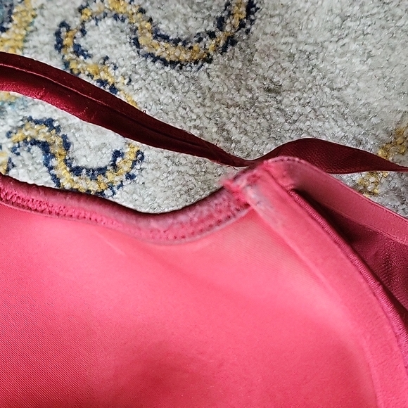 Vanity Fair bra red under wire size 38C - Picture 9 of 10
